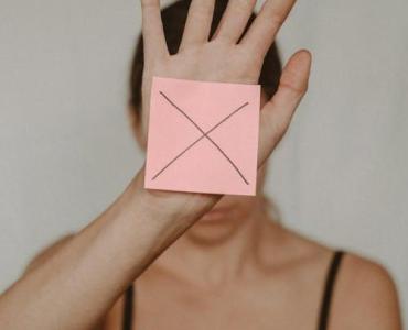 Sztuka asertywnego „nie”: postaw granice bez wyrzutów sumienia i odzyskaj czas dla siebie