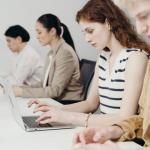 Z człowieka‑orkiestry w lidera: delegowanie, które zwielokrotnia wyniki i odzyskuje czas