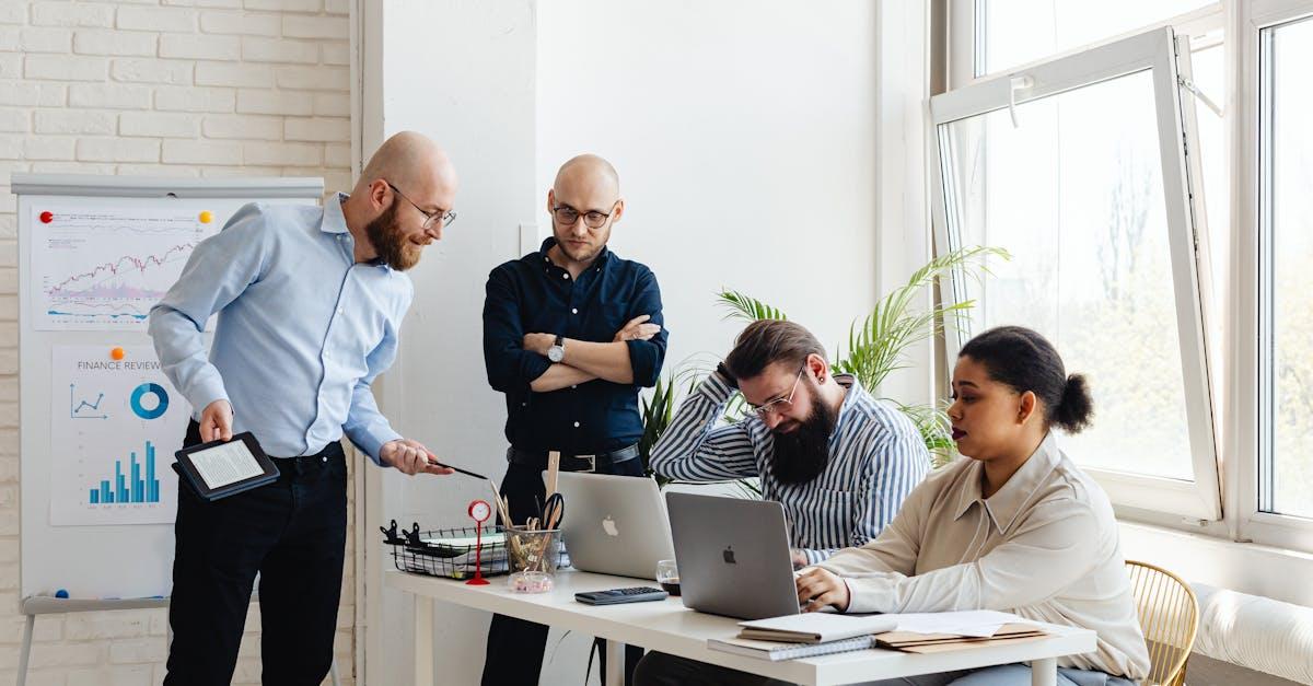 Od tarć do synergii: Przekuj konflikty w przewagę swojego zespołu