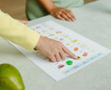 Od KPI do tożsamości: coaching transformacyjny kontra klasyczny — jak wybrać właściwe wsparcie